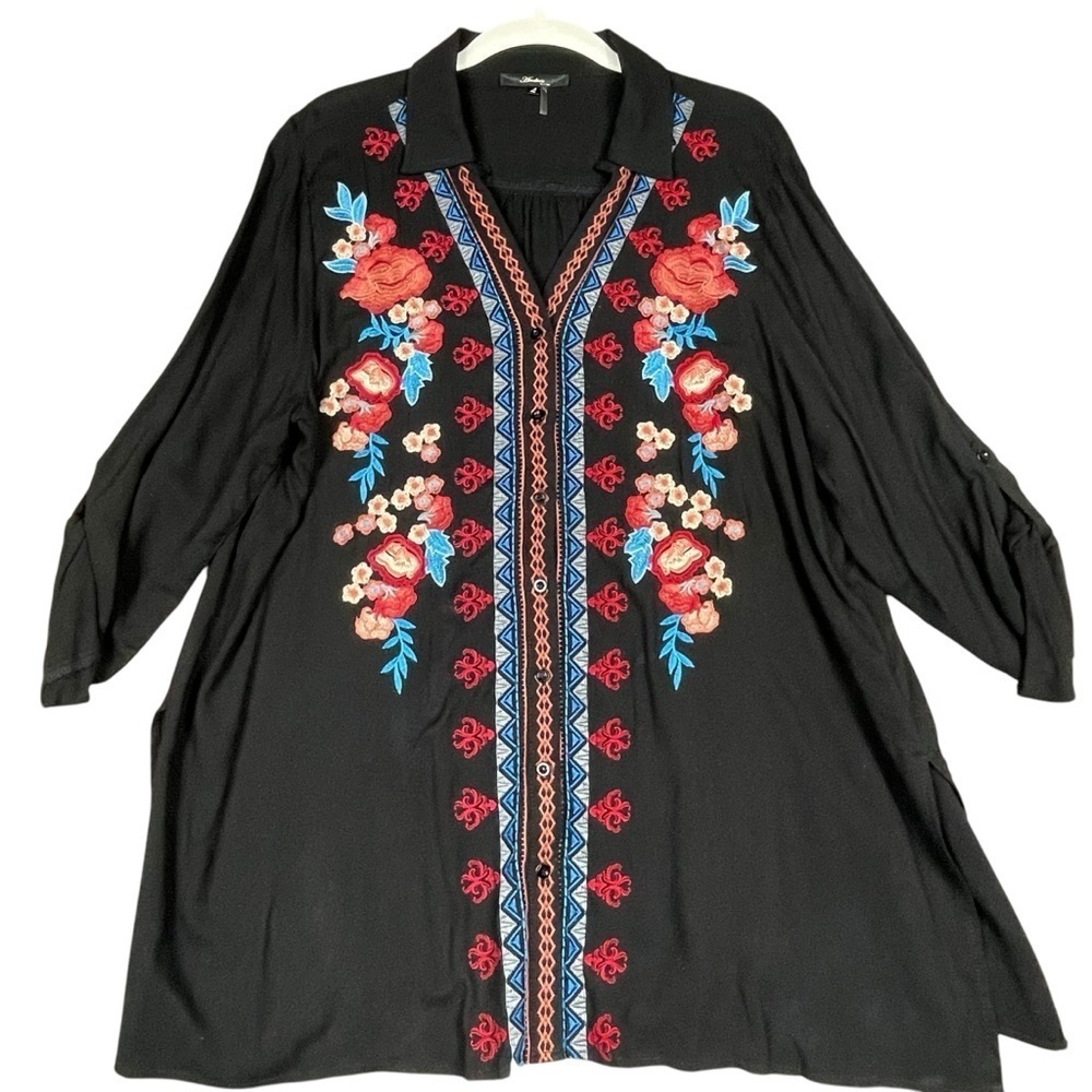 Andree by Unit Black Floral Embroidered Boho Festival Chic Button Up Tunic Sz L